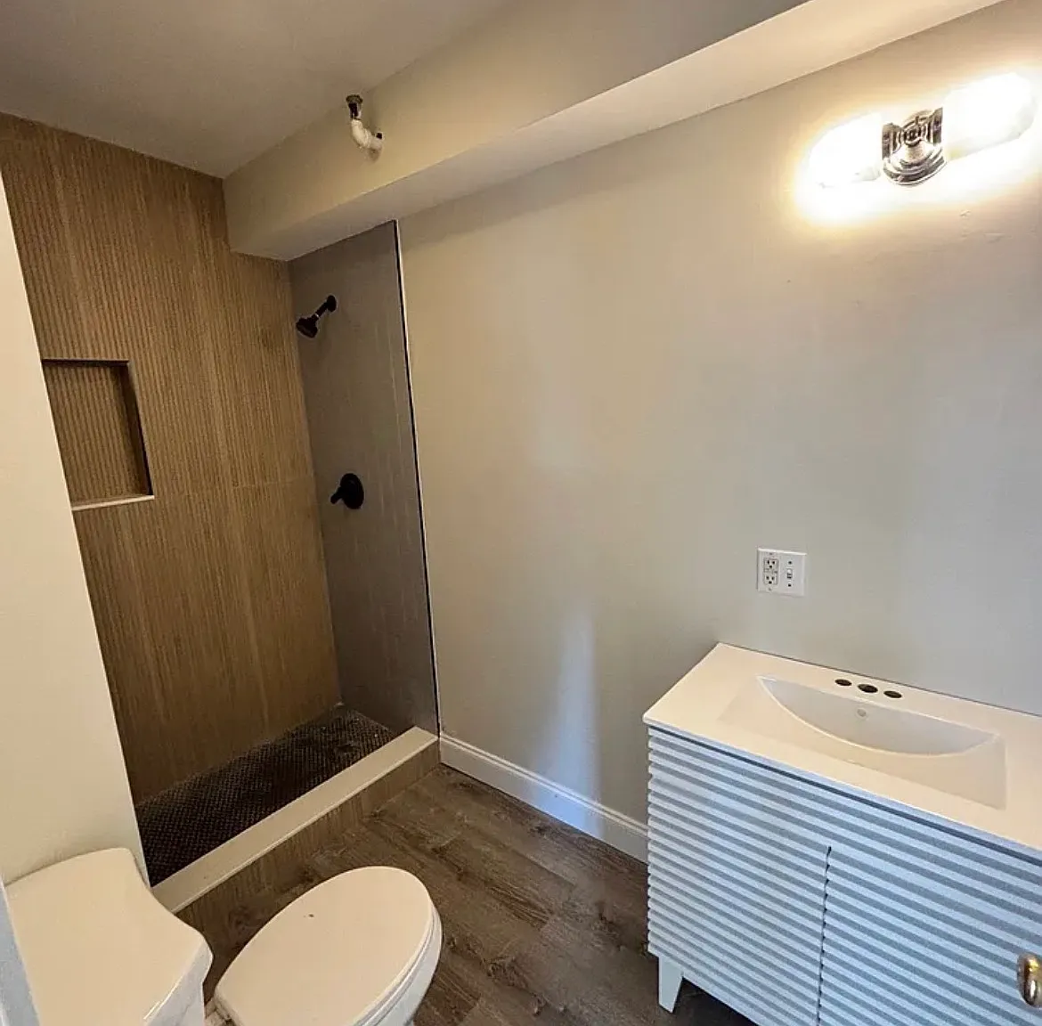 2 bed, 1000 sqft, $2,595 — Photo 4