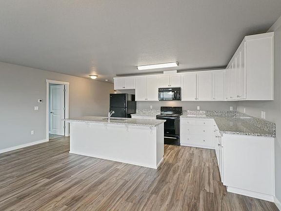 2nd image of 4293 Ash Grove Dr NE