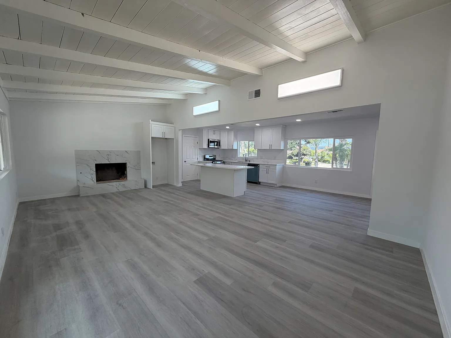 4 bed, 1665 sqft, $4,200 — Photo 2
