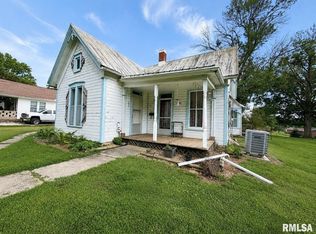 1328 Mortimer St, Barry, IL 62312