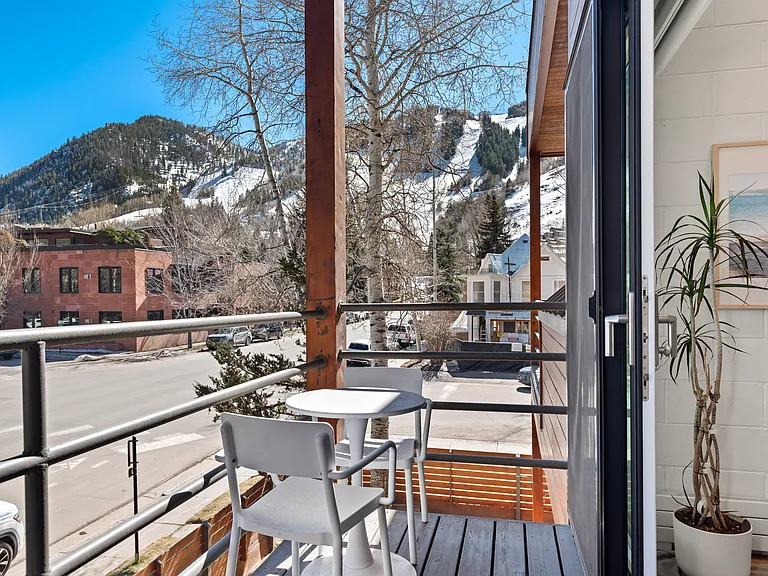 311 S Aspen St #5 — Photo 15