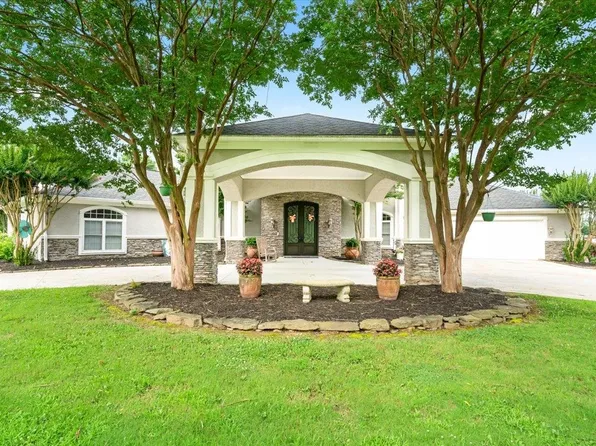 700 Keough Dr, Piperton, TN 38017