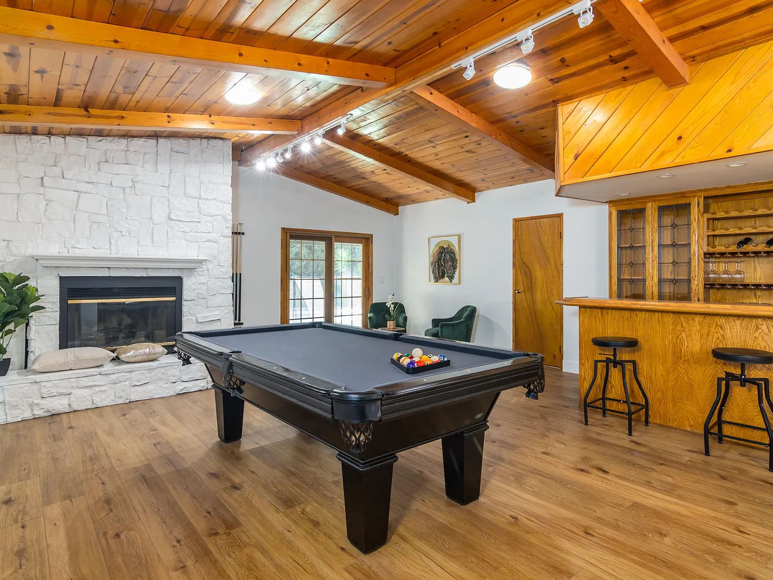 6135 Wilkinson Ave — Photo 4