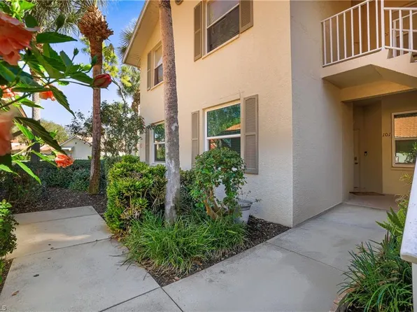 305 Robin Hood CIR #101, NAPLES, FL 34104