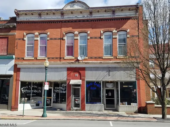 8 W 10th St, Tyrone, PA 16686