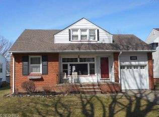 5992 Hodgman Dr, Parma Heights, OH