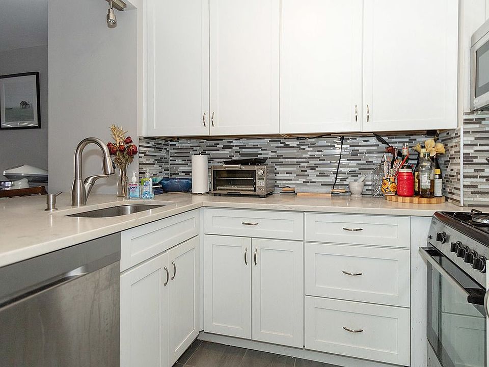 1st image of 2039 Broadway #9A