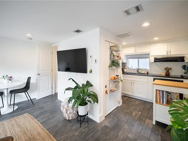 1119 Gunter St #B — Photo 2