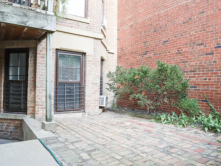 1808 N Clark St #G — Photo 12