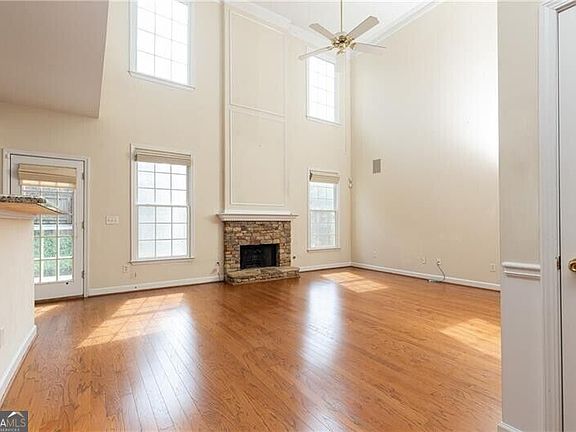 5th image of 4169 Regency Ct NW