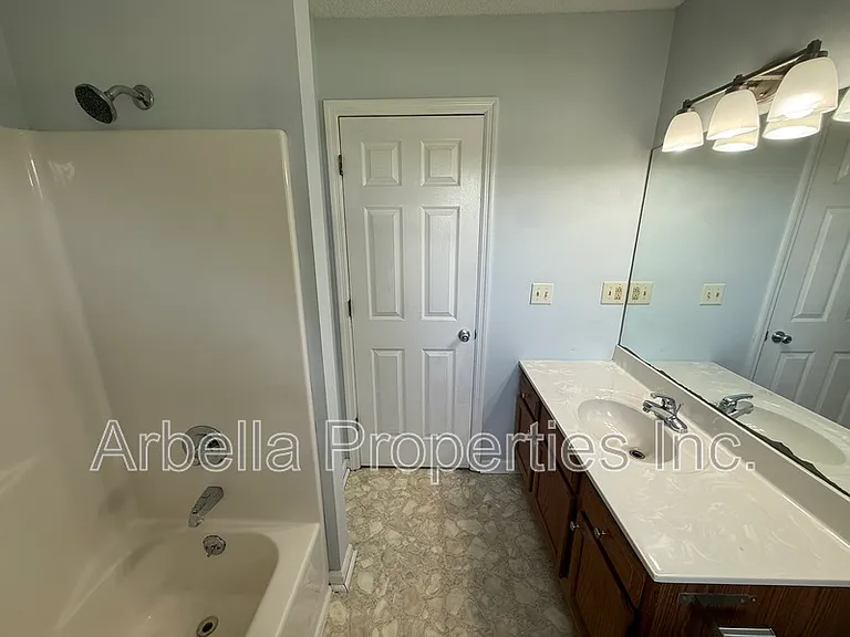 390 Erwin Hwy #2 — Photo 12