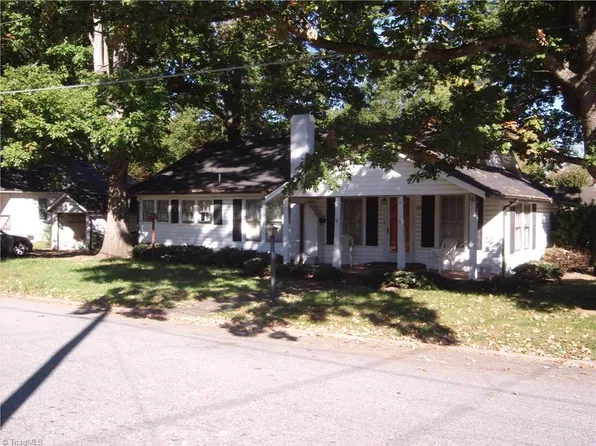 201 Moore St, Thomasville, NC 27360