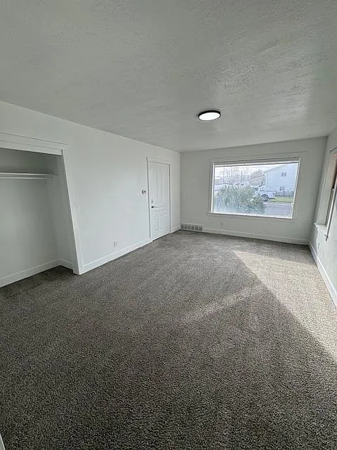 2 bed, 770 sqft, $1,425 — Photo 3