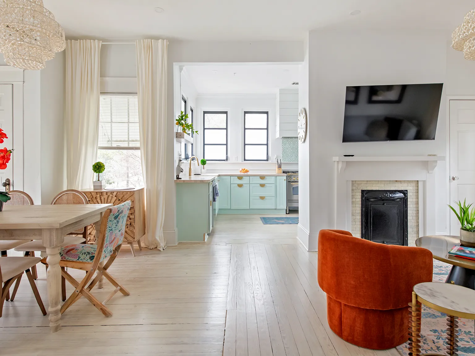 2 bed, 1145 sqft, $3,700 — Photo 1