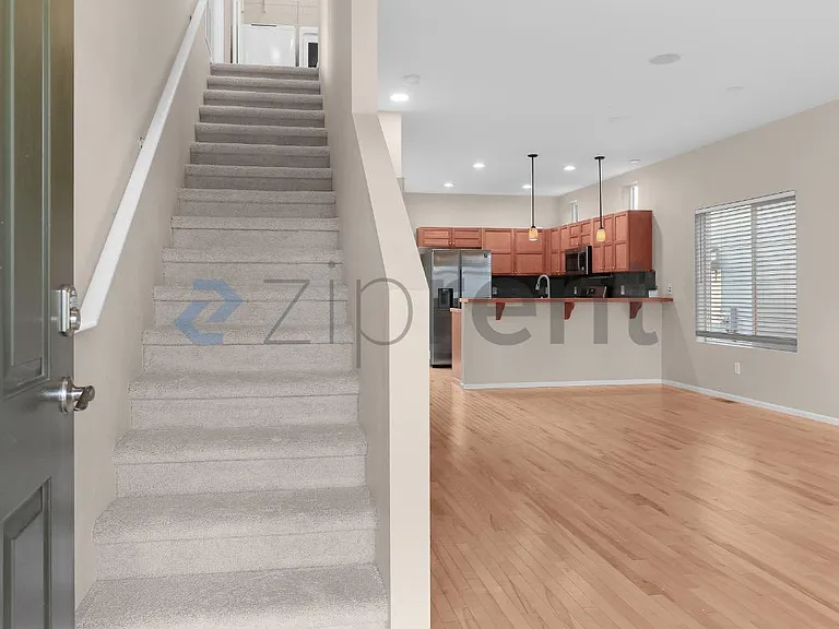 2478 NE Iverson Ln — Photo 1