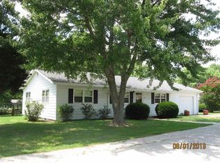 1425 Thomas Dr, Lebanon, MO 65536