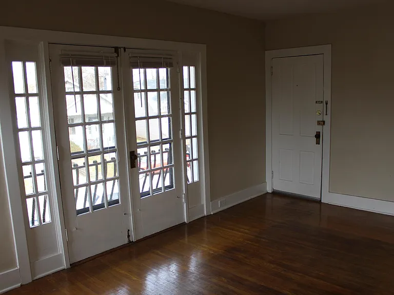 1734 Deerwood Ave #4 — Photo 2