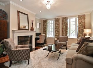 3223 N Seminary Ave, Chicago, IL 60657