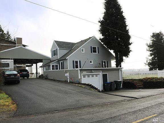 3rd image of 3644 McCall Blvd W