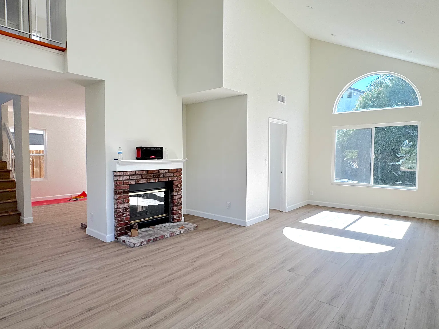 3 bed, 2.5 bath, 1731 sqft, $6,000 — Photo 3