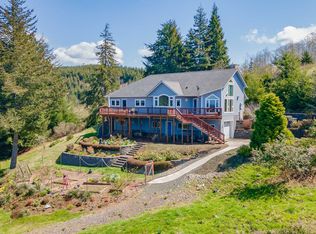 65763 Chestnut Rd, North Bend, OR 97459