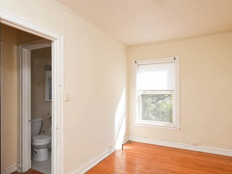 1211 W Elmdale #F3 — Photo 15
