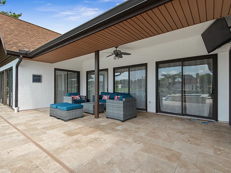 10 Castle Ct — Photo 8
