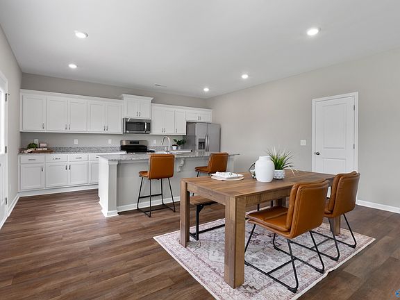 3rd image of 102 Evergreen Mill Ln