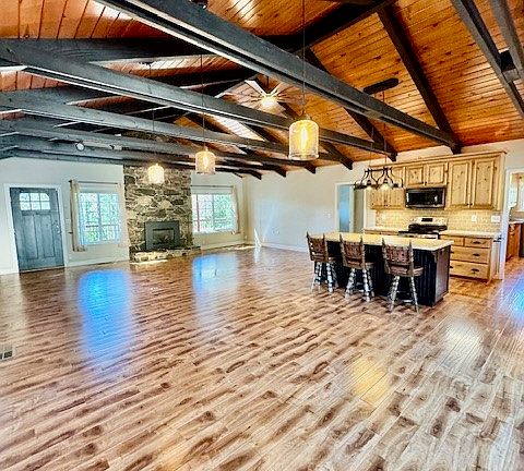 4th image of 2350 Harris Rd