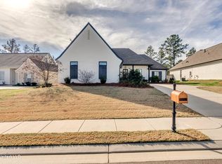209 Herons Bay Cir, Madison, MS 39110