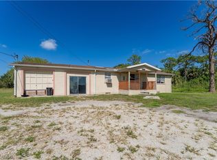7870 Breeze Dr, North Fort Myers, FL 33917