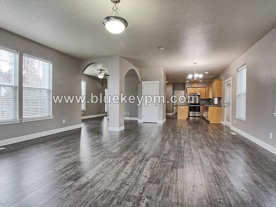 1st image of 4404 NE 97th St