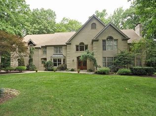 10 Beth Ln, Morganville, NJ 07751