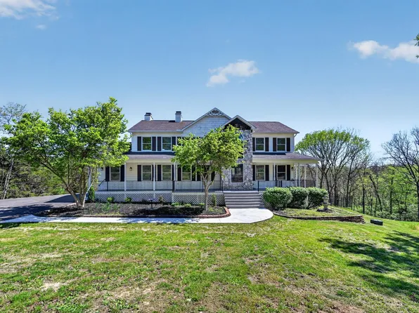 5716 Pioneer Ridge Ln, Lawrenceburg, IN 47025