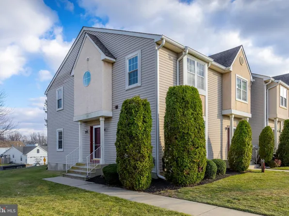 13 Winterberry Ct, Glassboro, NJ 08028
