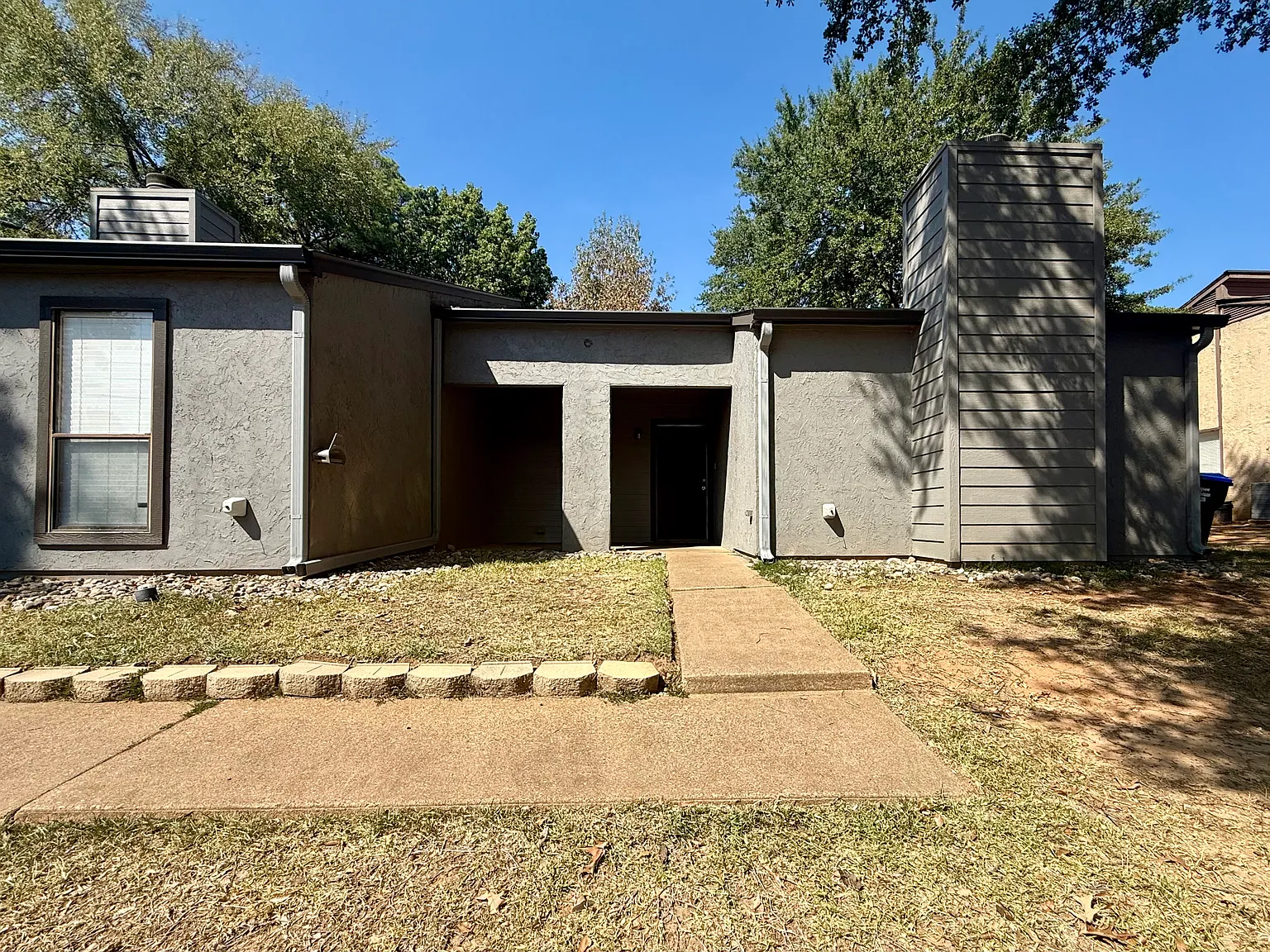 2 bed, 1128 sqft, $1,200 — Photo 2
