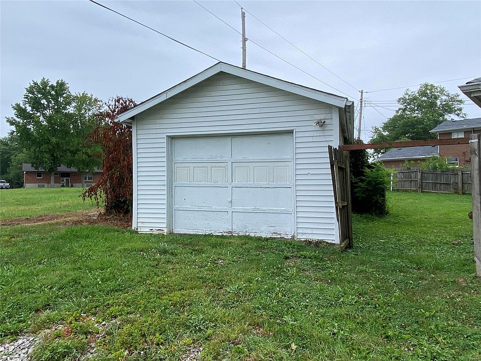 2nd image of 304 Mercury Dr