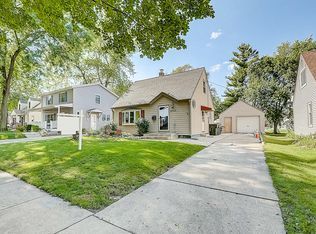 8704 W Stuth Ave, West Allis, WI 53227