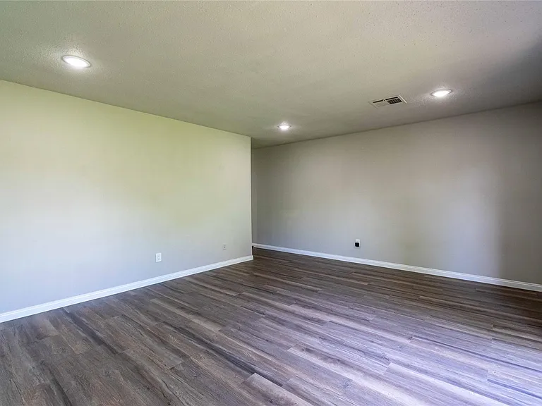 7921 Cook Rd — Photo 10