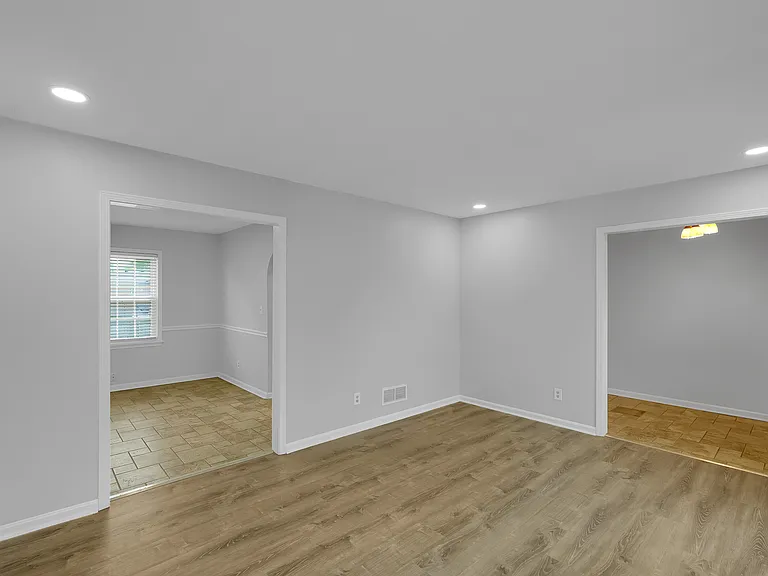 8605 Amerivan Dr — Photo 11