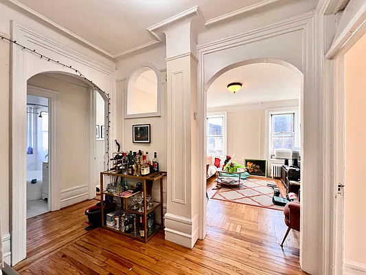 Rented by Compass | media 26