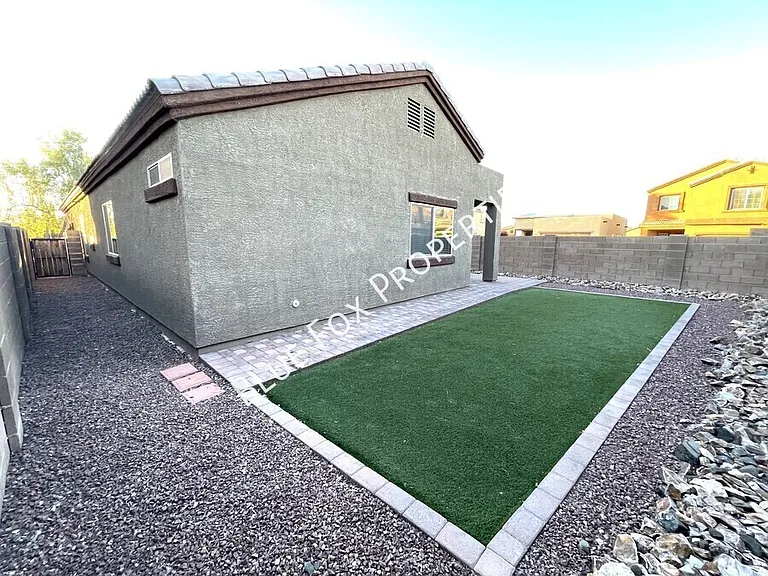 8721 N Black Pine Dr — Photo 5
