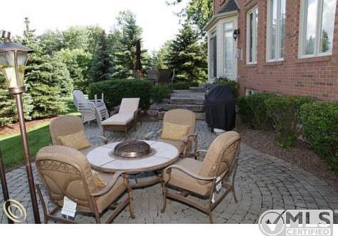 Rear Patio (Large).JPG