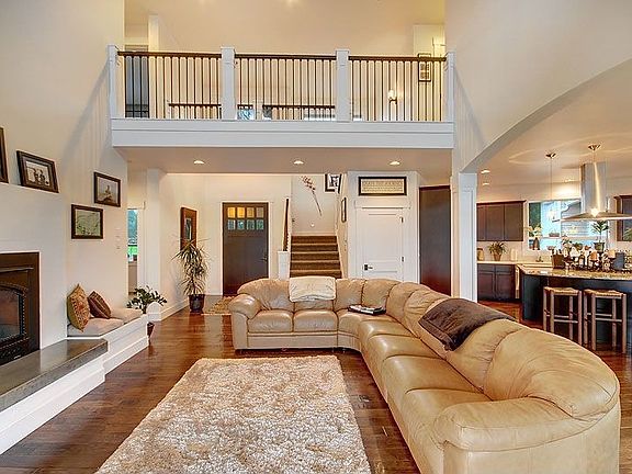5th image of 3129 Hilmes Ct SE