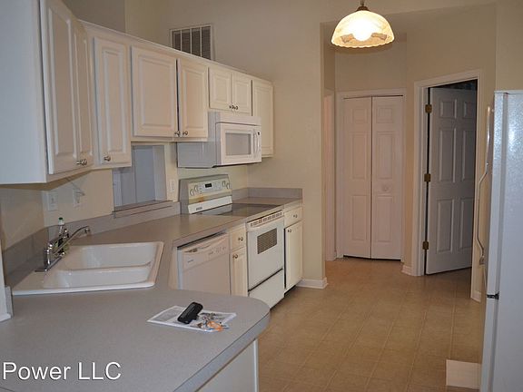 3rd image of 1026 Maid Marian Ln