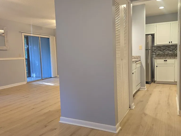 160 Live Oak Woods Ct #4D — Photo 4