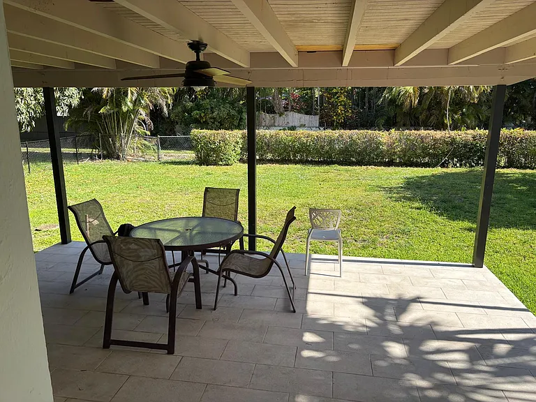 531 Oriole Ave — Photo 18