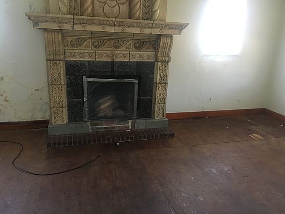 5th image of 308 E 23rd St #House