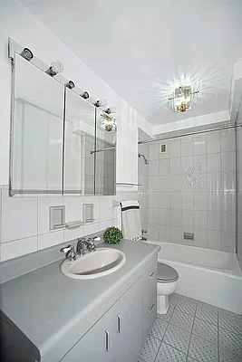 Rented by RELO REDAC INC. | media 8