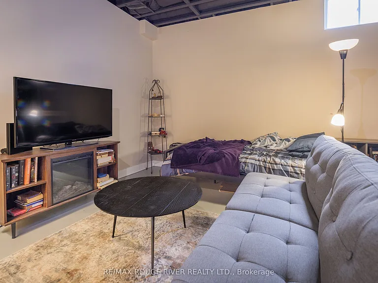 453 Mahogany Ct — Photo 22